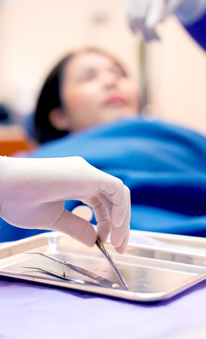 Dentists preparing to treat a dental emergency